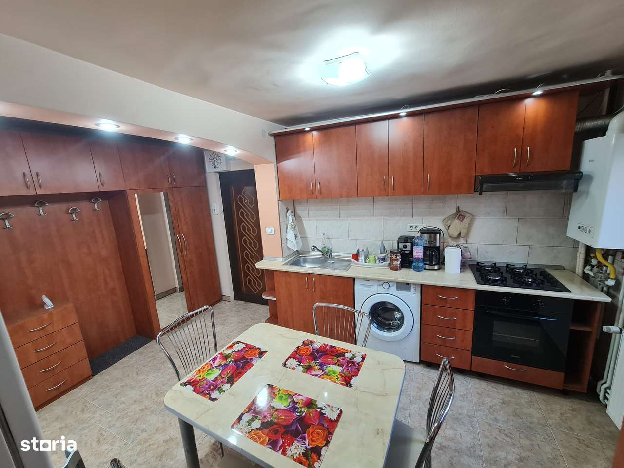 Inchiriez apartament 2 camere Modern Bou Rosu, et. 1, centrala, clima. - Imagine principală: 4/20