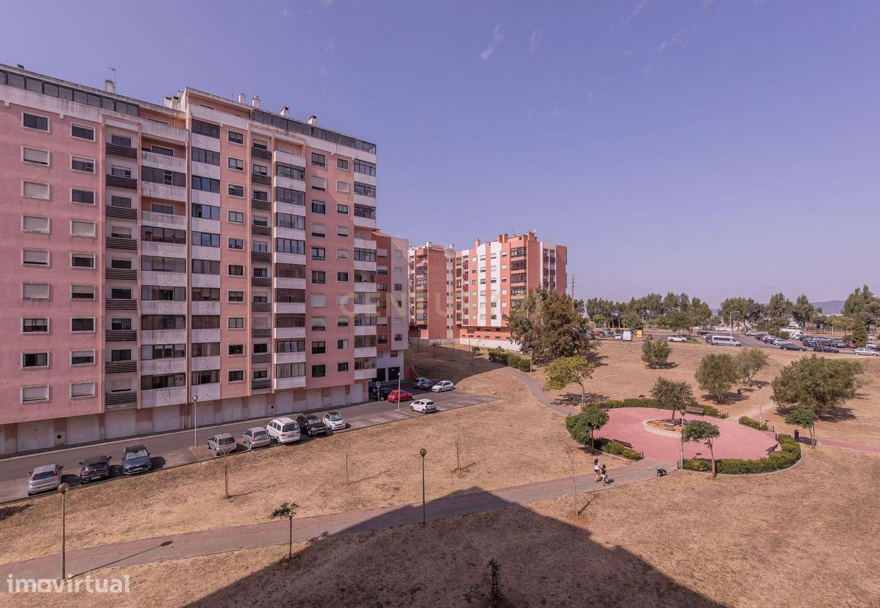 Apartamento T3 em S. Marcos/Cacém com Arrecadação-35