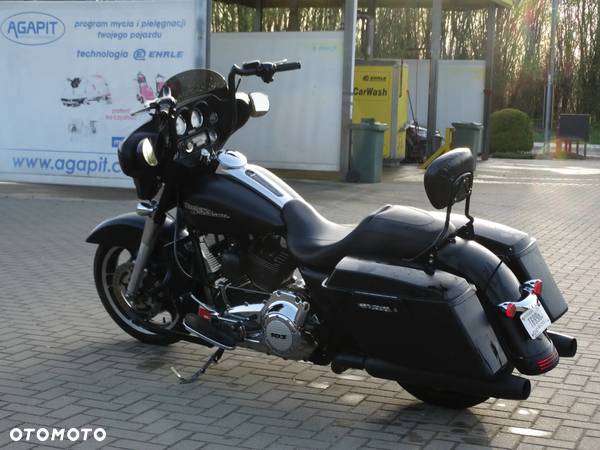 Harley-Davidson Touring Street Glide - 13