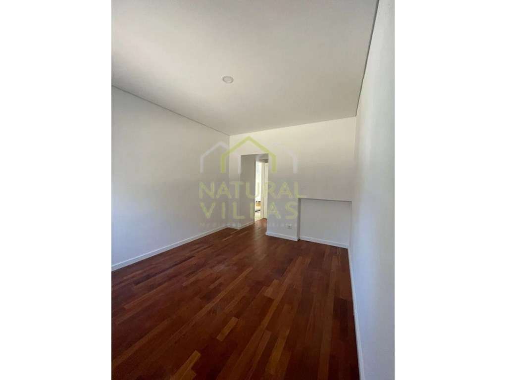 Moradia T3 Renovada, Estoi - Arrendamento Anual - Grande imagem: 5/6