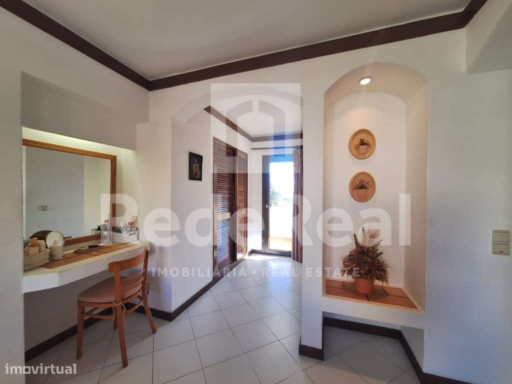 Moradia T3 + 1 com Piscina Privada e Boas Áreas no Coração de Albuf...-42