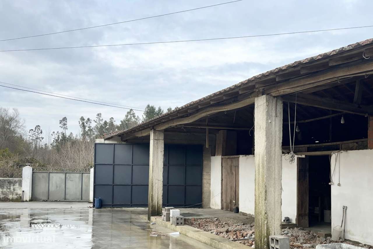 Moradia T3 em Chipar de Cima, Vilarinho do Bairro-15