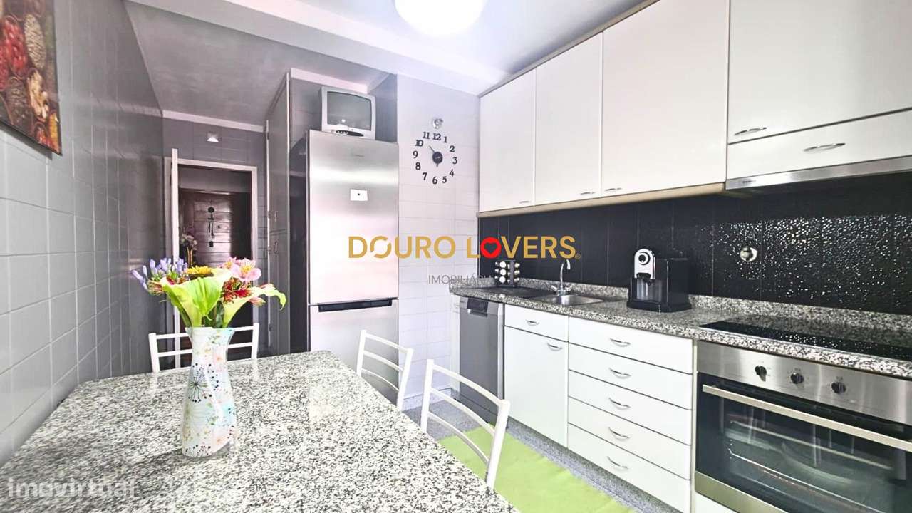 Apartamento T2 em Rio Tinto – Excelente Estado, com Garagem-10