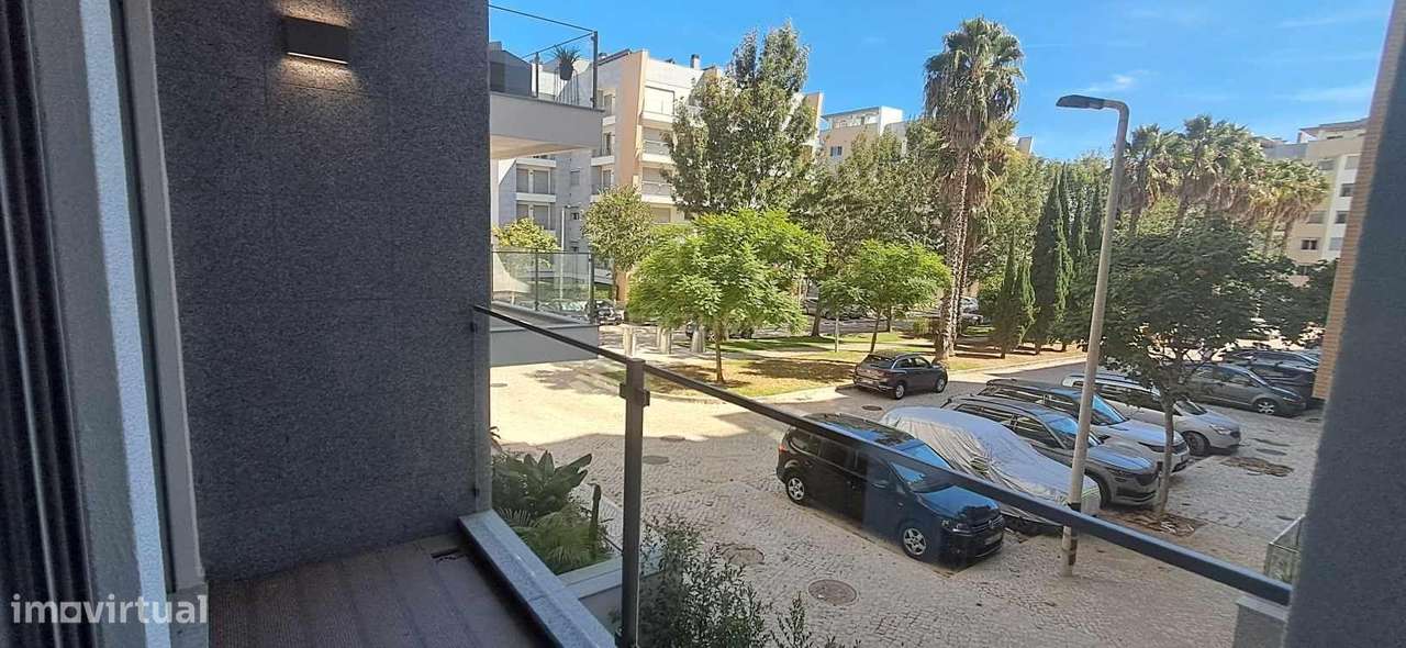 Apartamento T3 com Garagem BOX em empreendimento de prestigio, Carcave - Grande imagem: 5/33