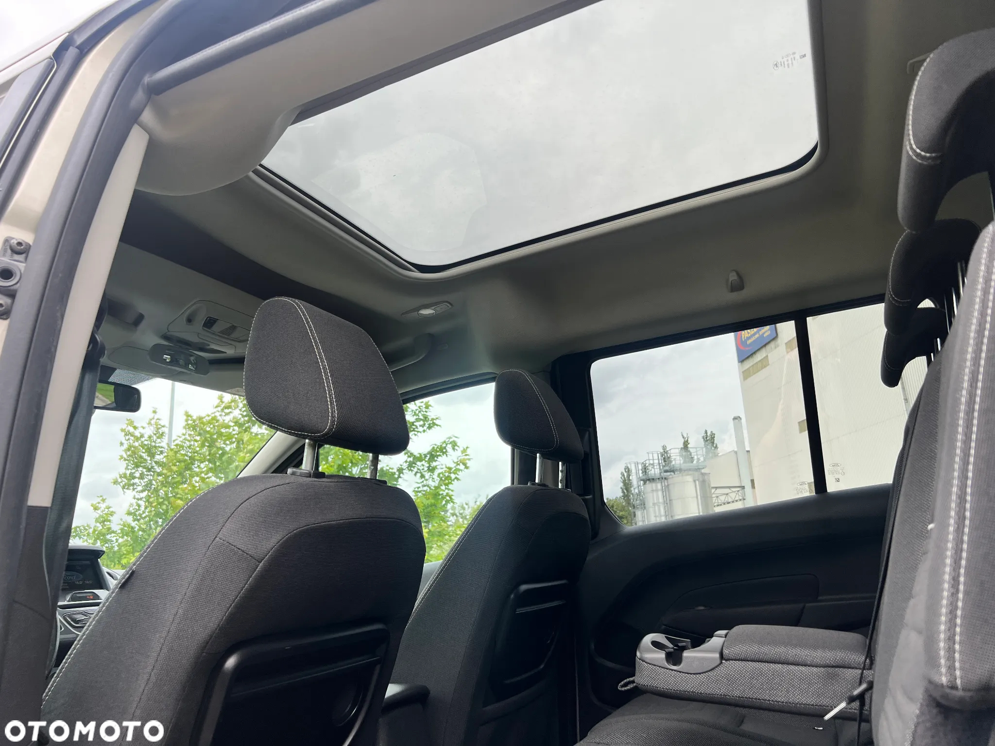 Ford Tourneo Connect Grand - 12