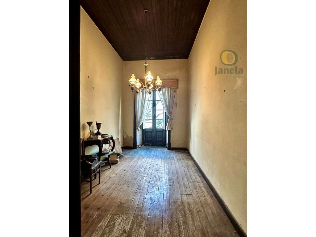 Oportunidade Única na Baixa de Faro - Andar com 6 Quartos para Remo... - Grande imagem: 5/57