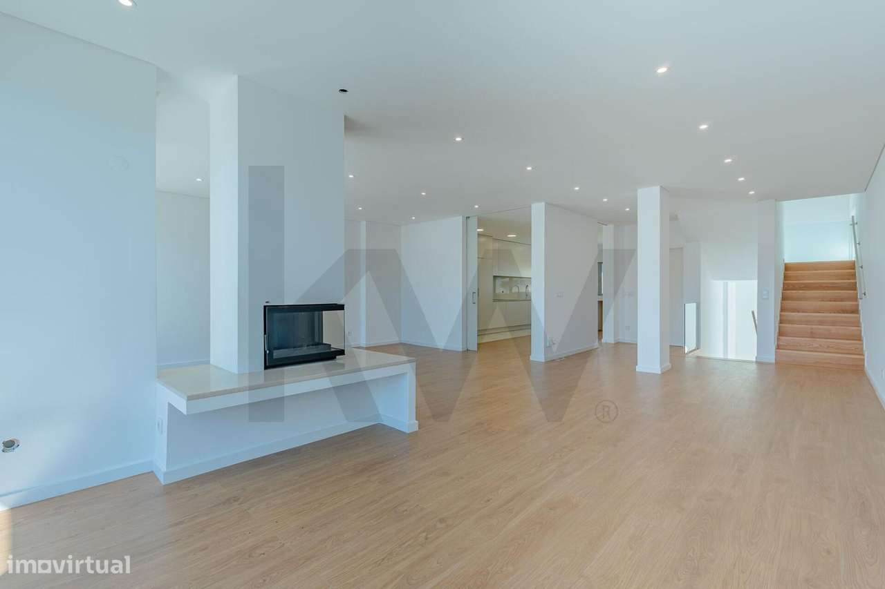 Exclusiva Moradia T3 Nova no Centro de Santa Maria da Feira ! - Grande imagem: 4/31