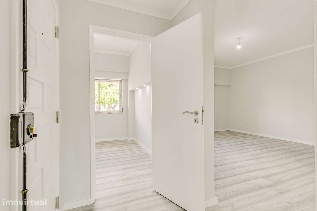 APARTAMENTO T3 | REMODELADO | TERRAÇO | PÓVOA DE SANTA IRIA - Grande imagem: 4/39