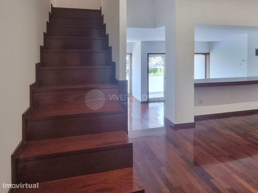 T3 Duplex em Vermoim, Maia | Espaço, Conforto e Localização Privile...-13
