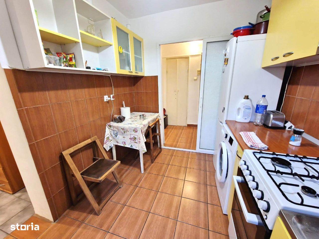 Etaj 1 Apartament 2 camere decomandat, 50 mp, CT, geam baie - NICOLINA