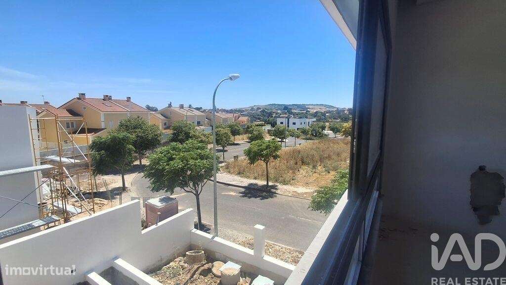 Casa / Villa T4 em Rio de Mouro de 288,00 m2 - Grande imagem: 3/16