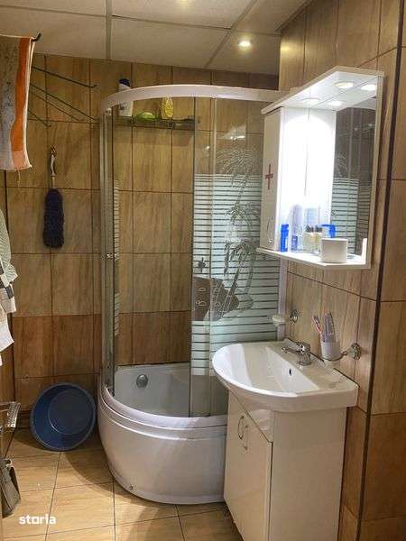 Apartament de vanzare 3 camere Petrosani - Imagine principală: 5/8