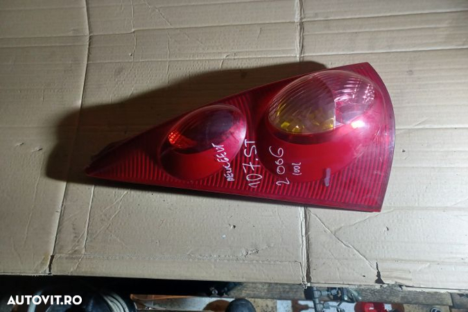 Lampa stop stanga pe aripa Peugeot 107 1 (facelift)  [din 2008 pana  2012] seria Hatchback 5-usi 1. - 3