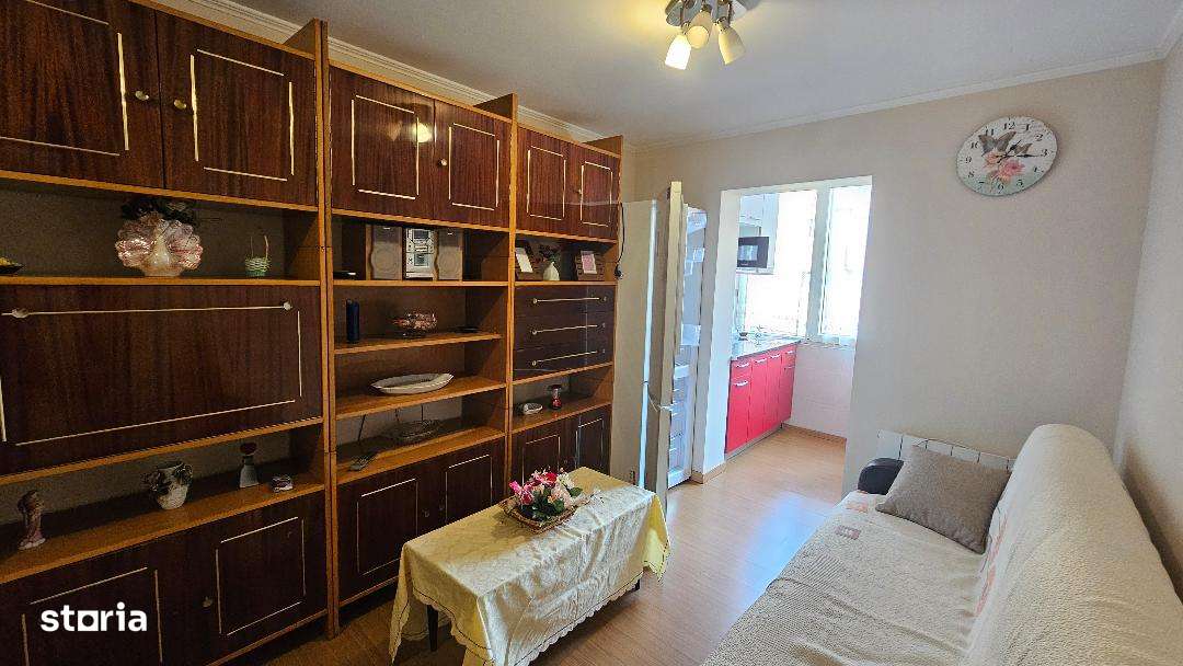 Apartament 2 camere decomandat 52 mp, central-Cetate-9