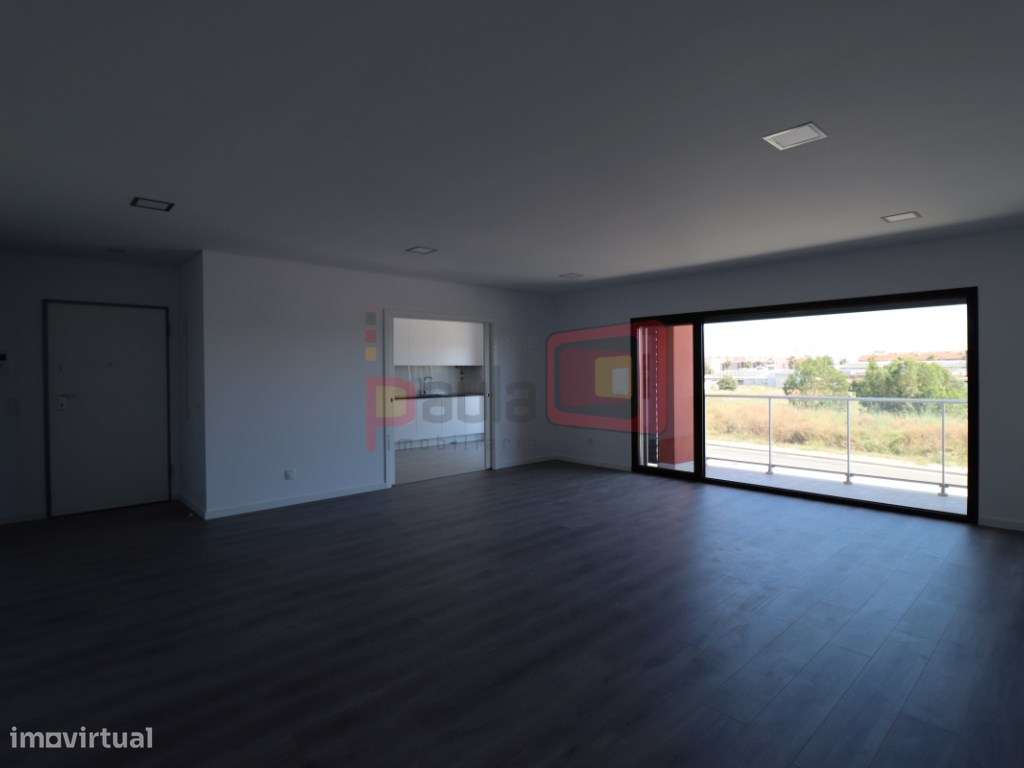 APARTAMENTO T5 DUPLEX NOVO - MONTIJO-5