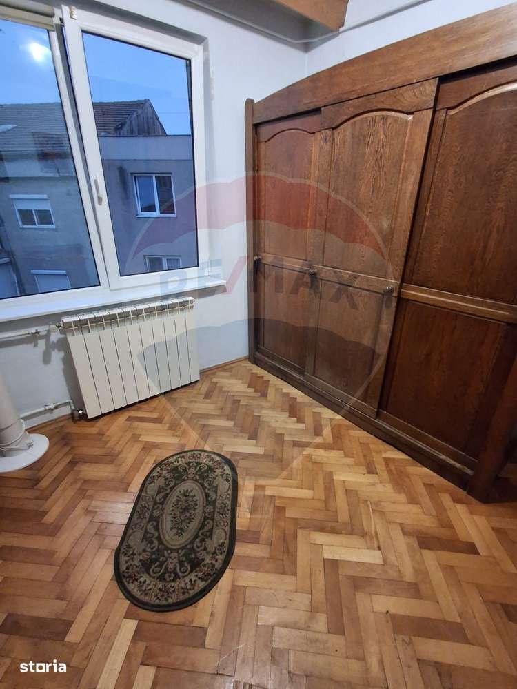 Apartament cu 4 camere de vânzare în zona Iosia-5