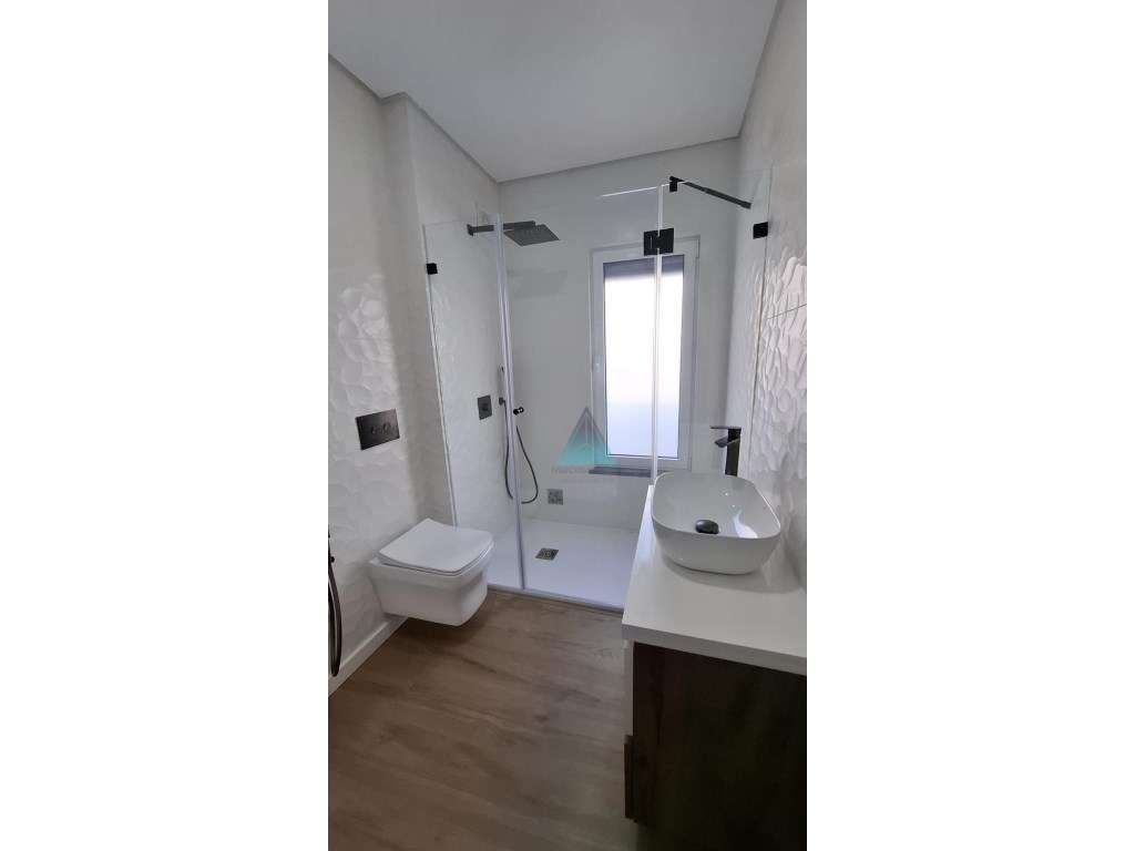 Moradia geminada T4 com excelentes acabamentos Quinta do Desembarga...-26