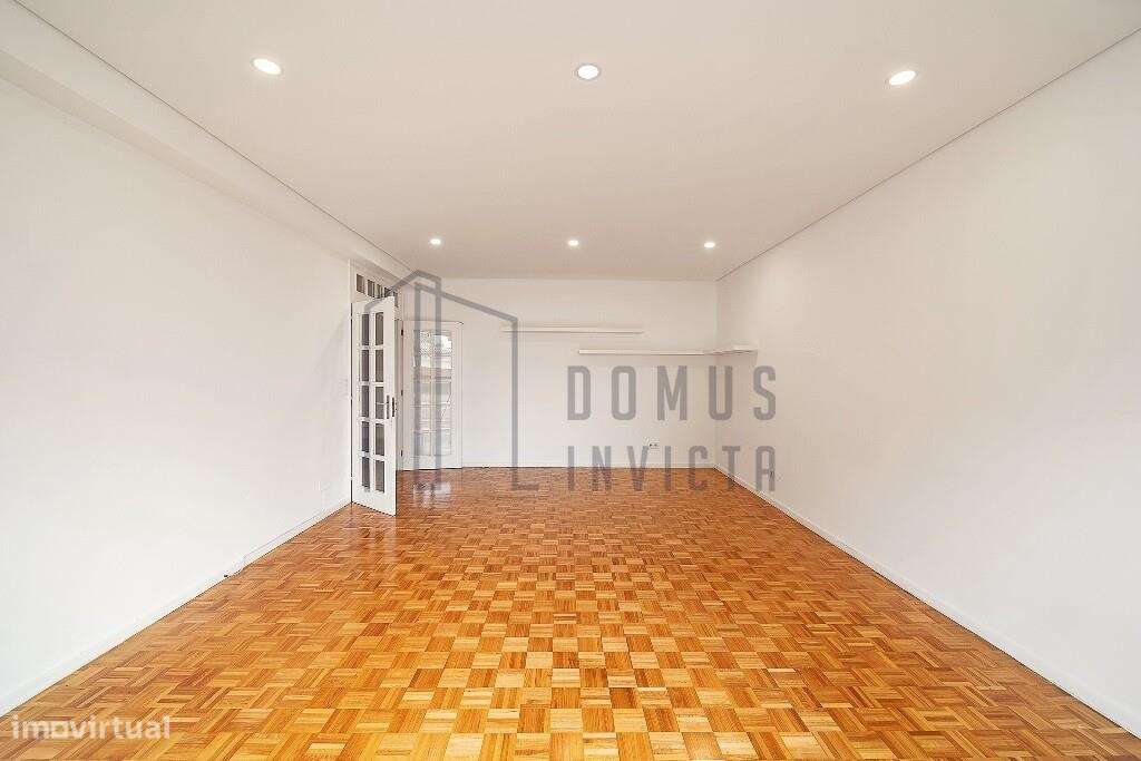 T4 com terraço e garagem box para arrendamento na Boavista - Grande imagem: 4/29