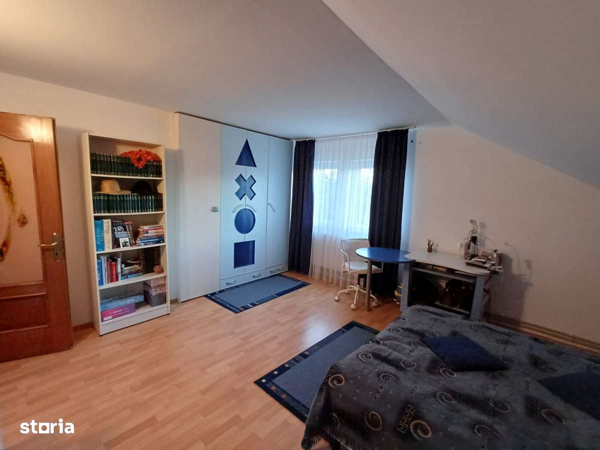 Casa de vanzare Codlea 299.00 euro - 7 camere,300 mp -  834 mp curte.-3