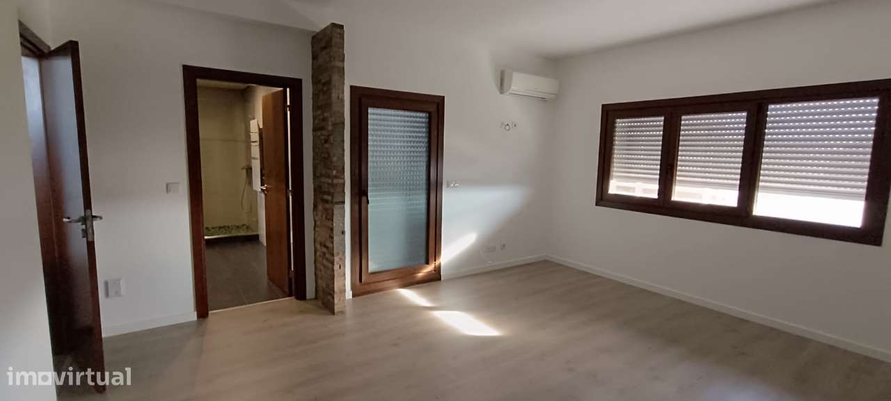 Moradia T4 Isolada na Urbanização do Bonito – Entroncamento-20