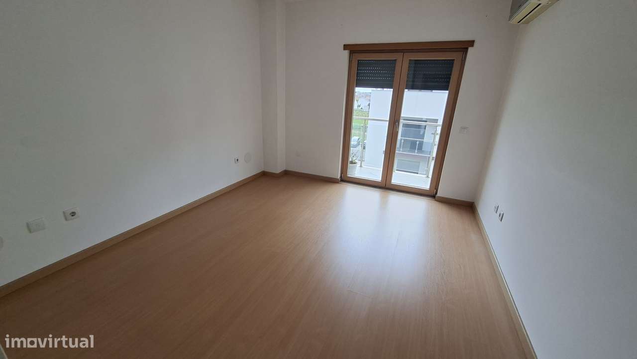 Apartamento T4  com 196m2 no Pinhal Novo.-12