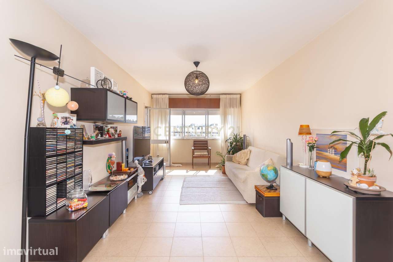 Apartamento T2 em Paço de Arcos com estacionamento. Venha viver entre - Grande imagem: 2/21