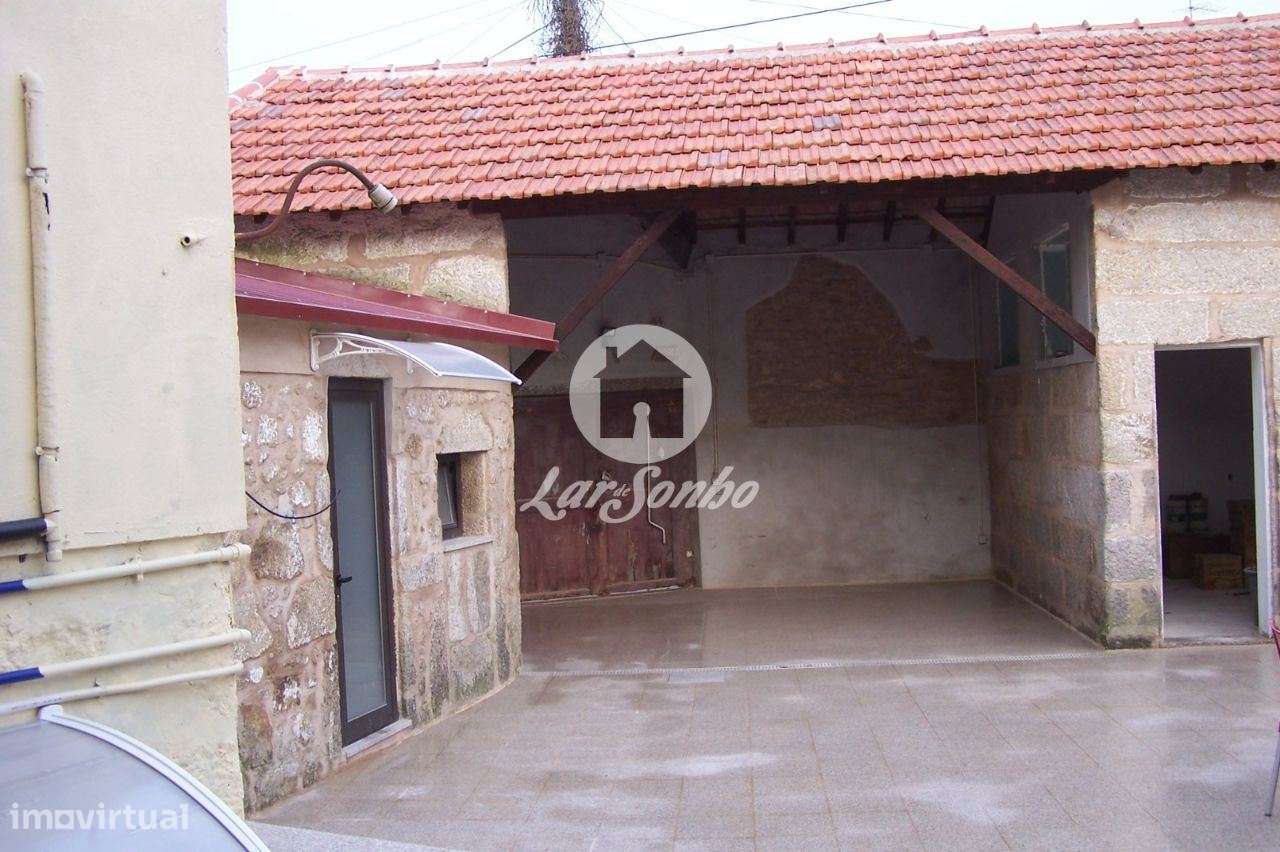 Moradia T6 Com Licenca De Alojamento Local E Restaurante Em Touguin