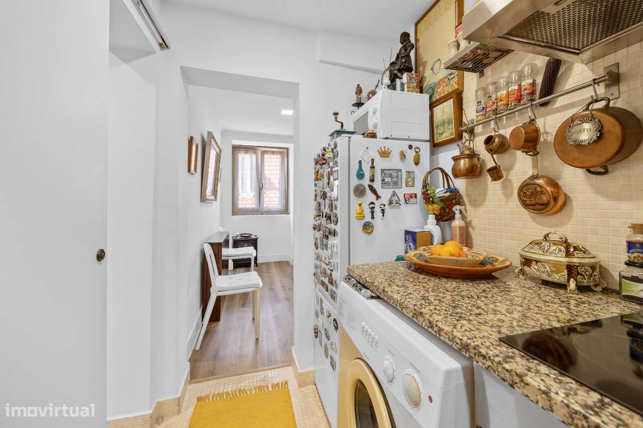 Charmoso T1 Renovado por Arquitetos no Coração do Bairro Alto!-9