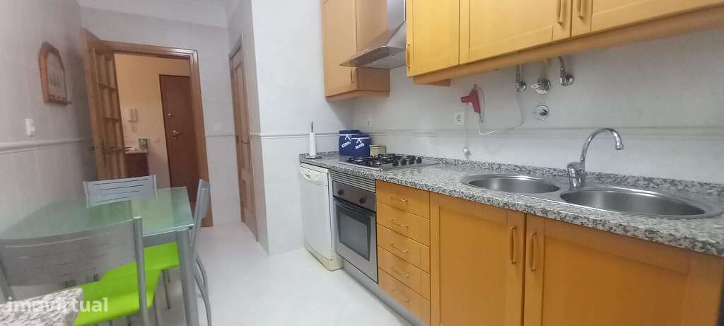 Apartamento T1 com lugar de garagem em zona de Armação de Pêra - Grande imagem: 3/11