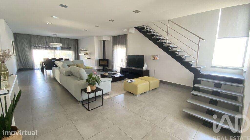 Casa / Villa T4 em Ponte de Sor, Tramaga e Vale de Açor de 319,00 m2 - Grande imagem: 3/15