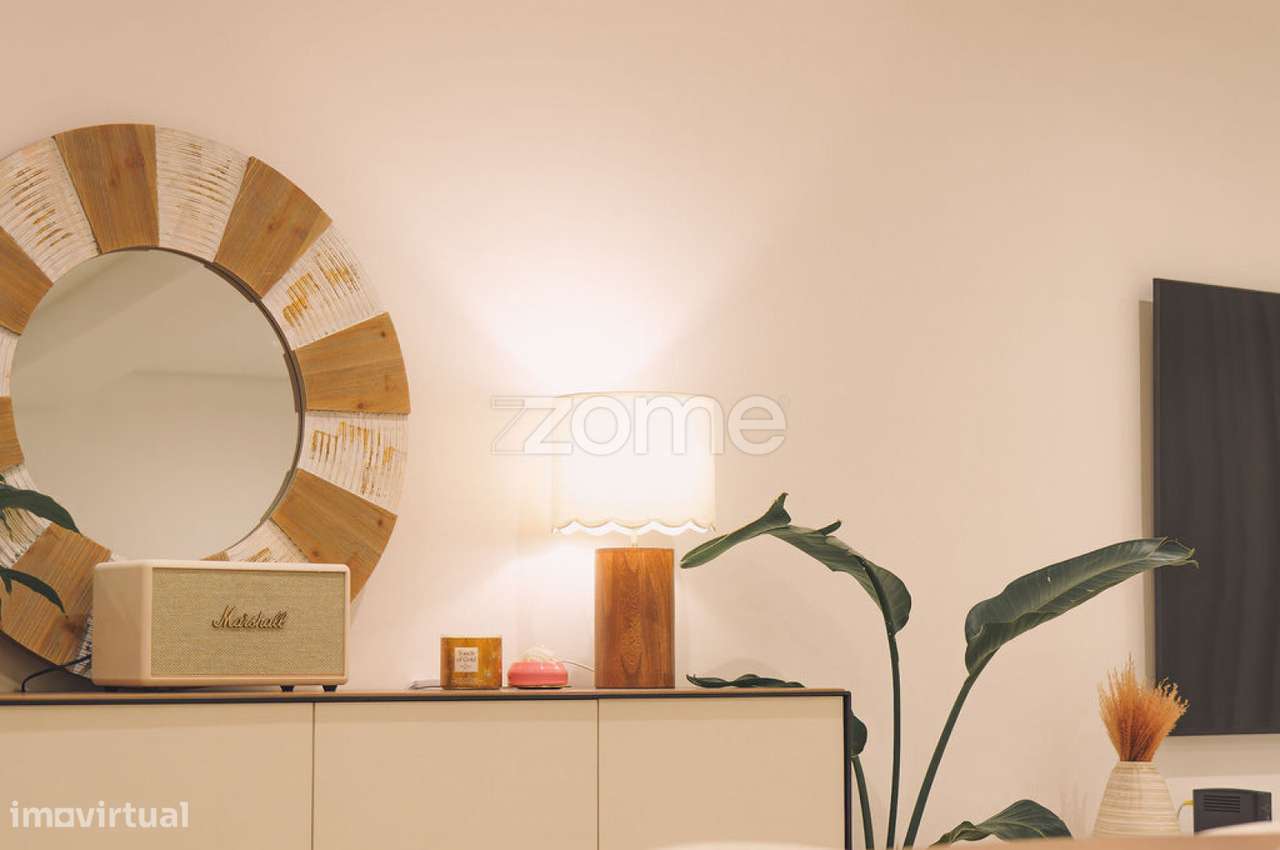 Moradia T2+1 Renovada a 100m do Mar – São Roque-12