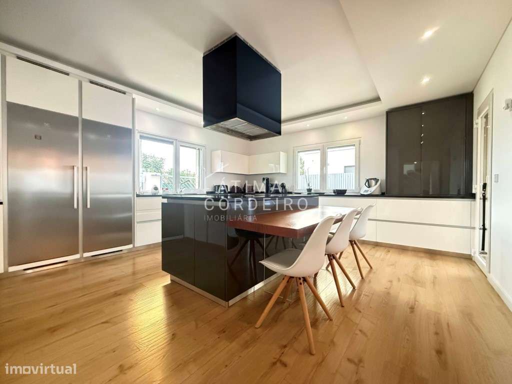 Fantástica Moradia T4+1 Quinta do Anjo/Auto Europa-23