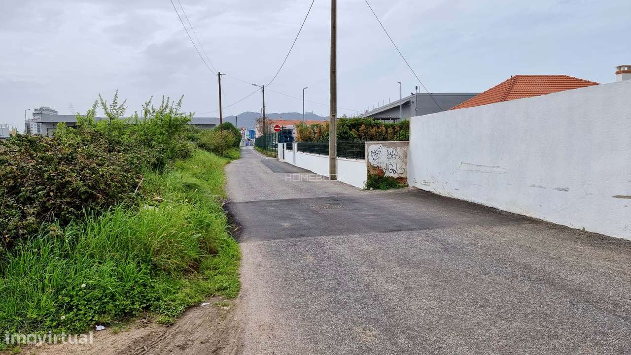 Terreno urbano com 6.440m2 em Rio de Mouro - Grande imagem: 4/5