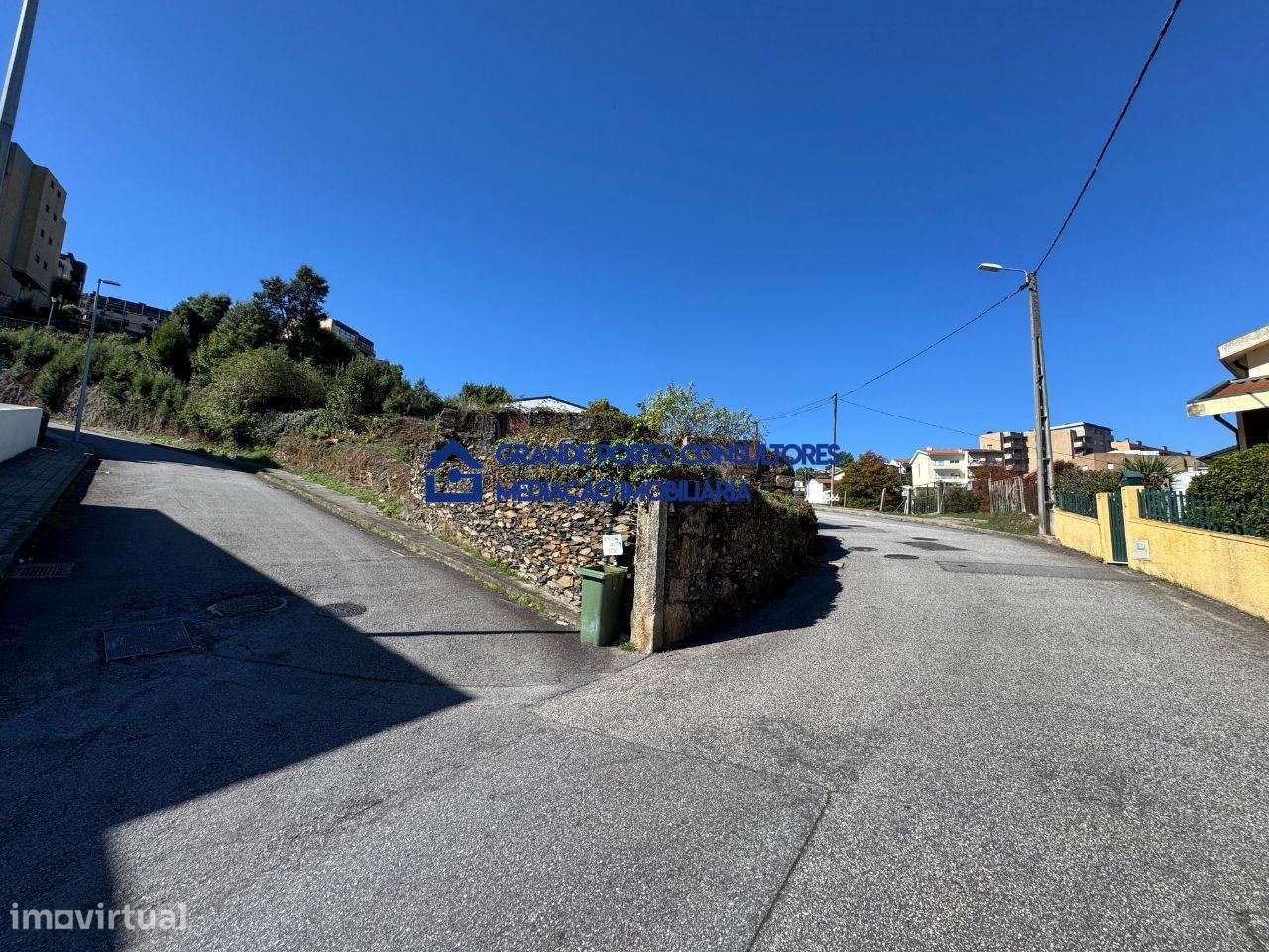 Lote Terreno p/ Moradia 3 frentes C/projeto em aprovação - Valongo-4