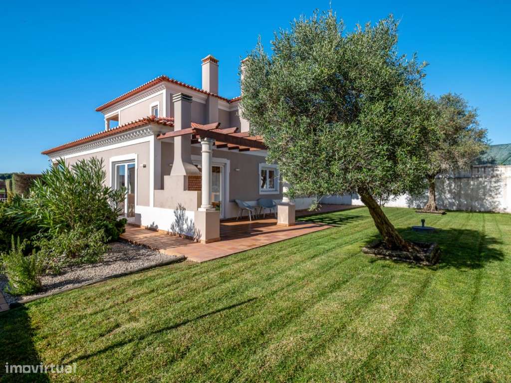 Moradia T3 com piscina, jardim, garagem e vista no Praia d'el Rey B...-46