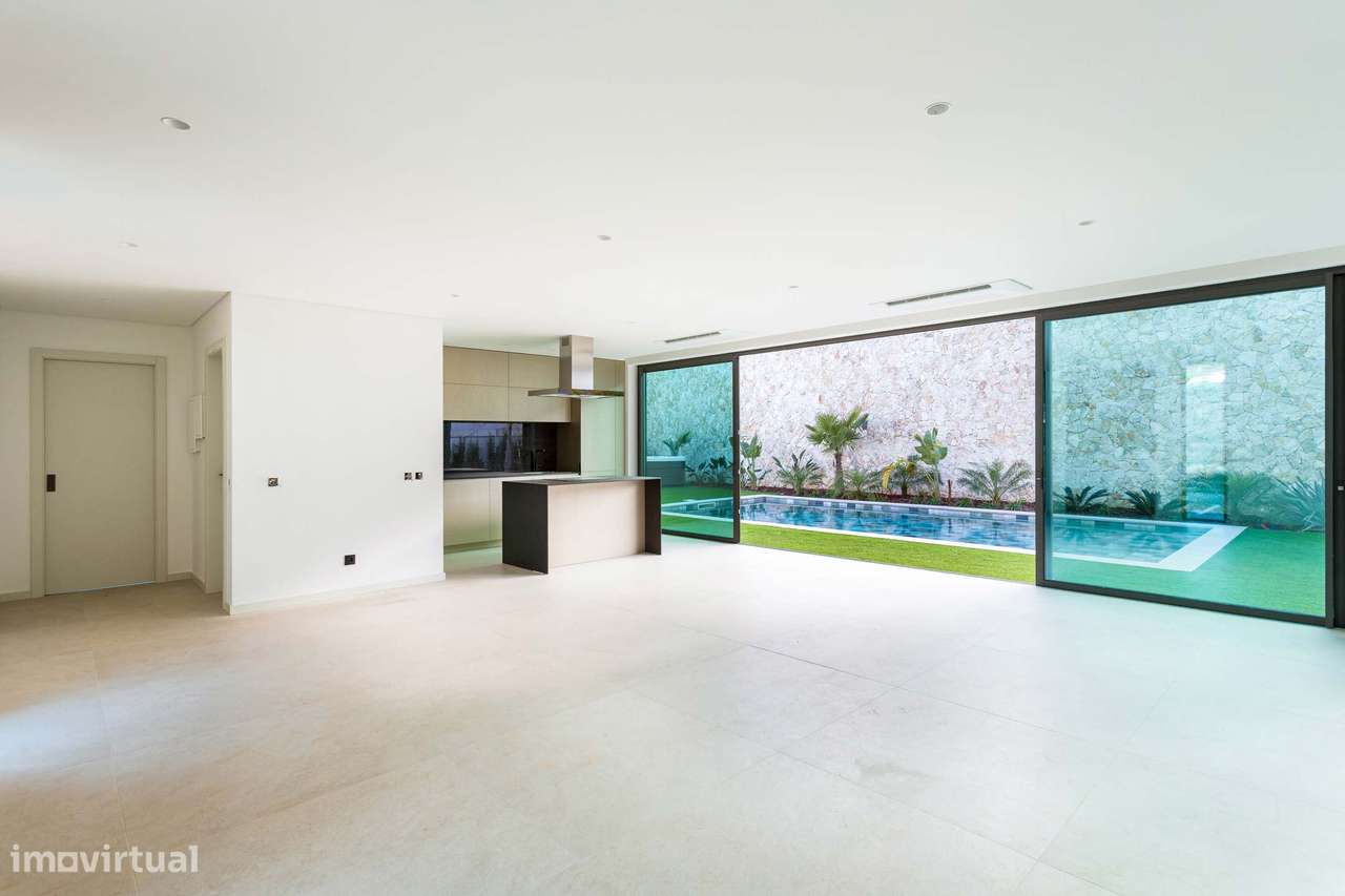 Moradia V4 nova e moderna com piscina e jacuzzi - Grande imagem: 3/18