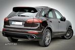 Porsche Cayenne 3.0 L - 7