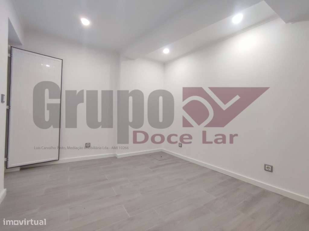 SESIMBRA - Apartamento T2 TOTALMENTE REMODELADO-13
