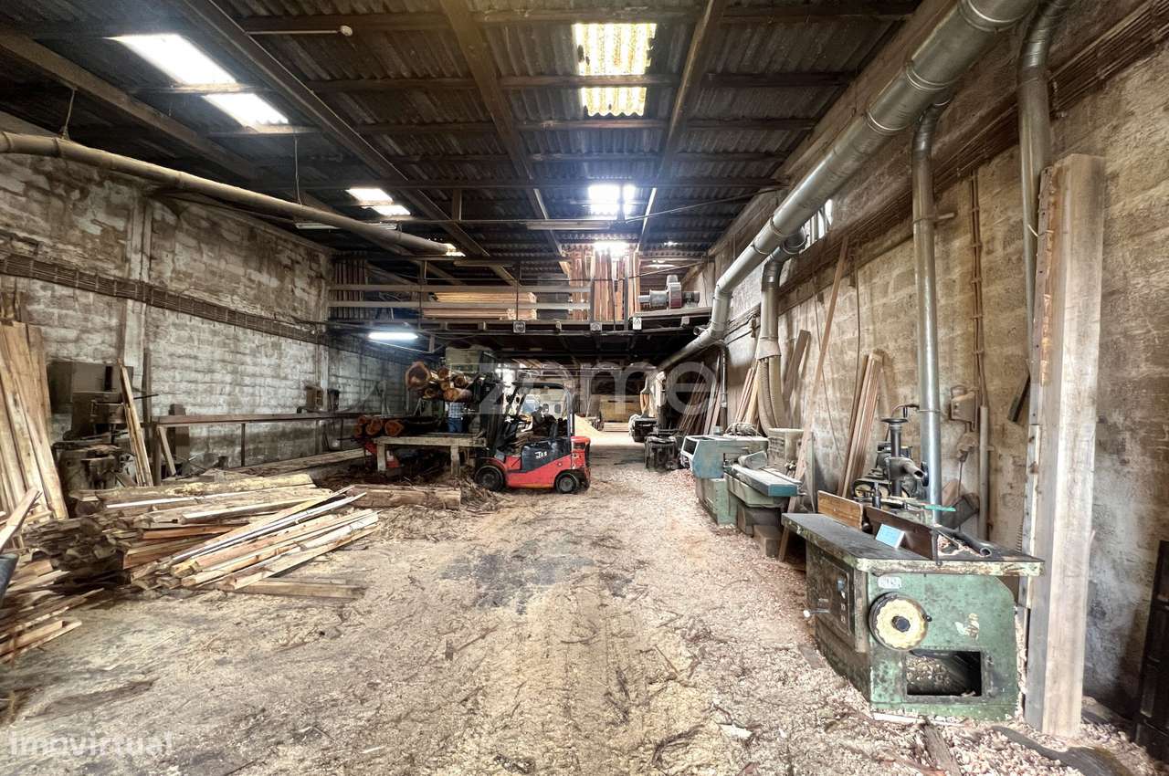 Moradia T4, Armazém e Escritório em Terreno de 2020 m² – Rabo de Pe...-23