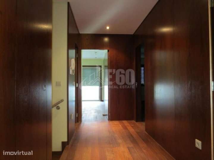 EXCELENTE MORADIA T4-14