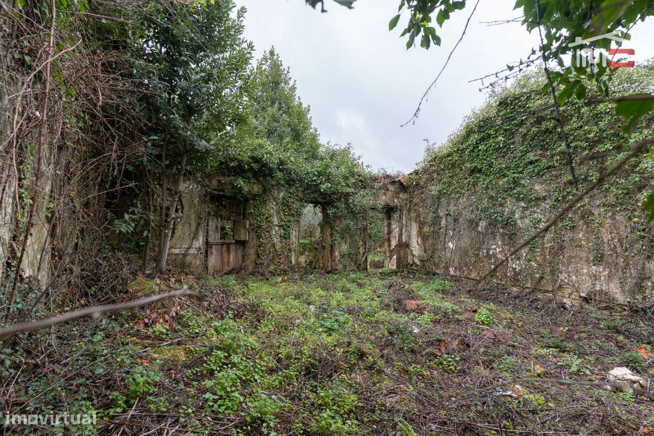 MORADIA T2 PARA RECUPERAR COM AREA COBERTA DE 238 M2 E AREA TOTAL D... - Grande imagem: 3/18