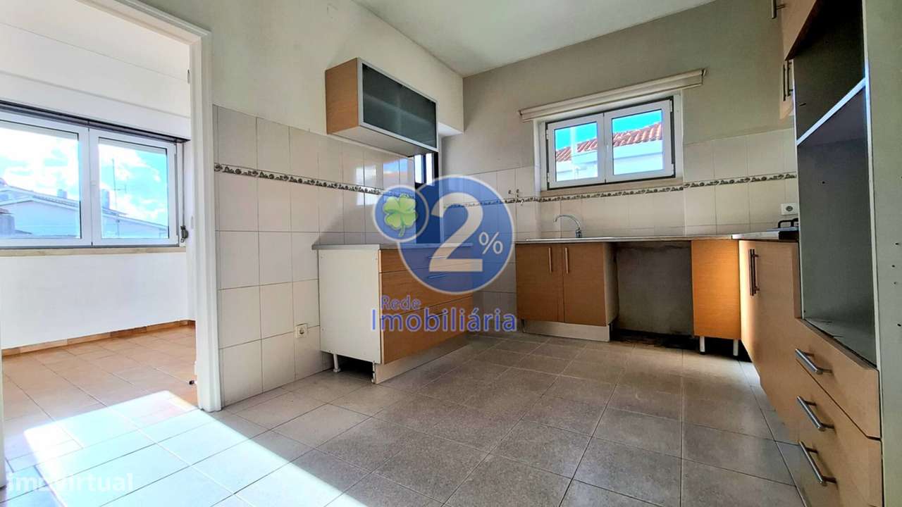 Apartamento T5 Duplex com Logradouro - Pousos-19