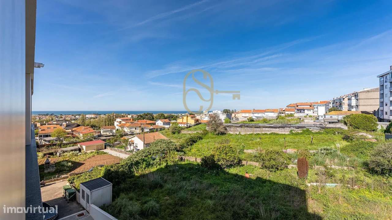 EXCELENTE T3 COM TERRAÇO E VISTA MAR EM CANIDELO-15
