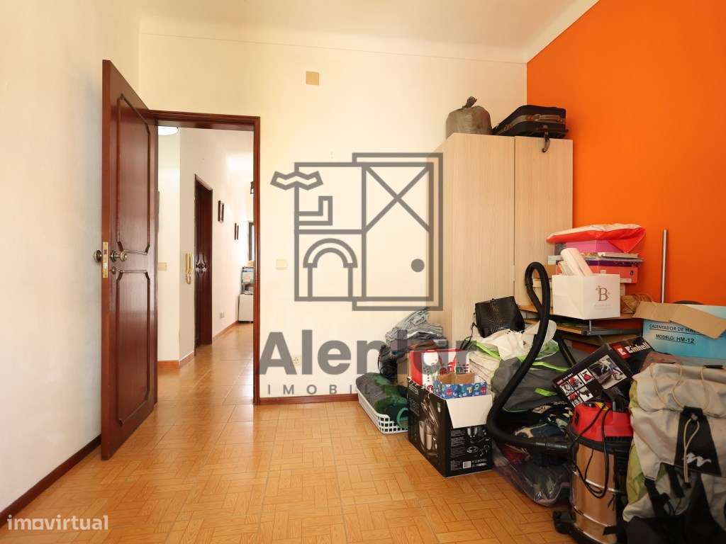 Moradia no Centro de Alenquer - Oportunidade-16