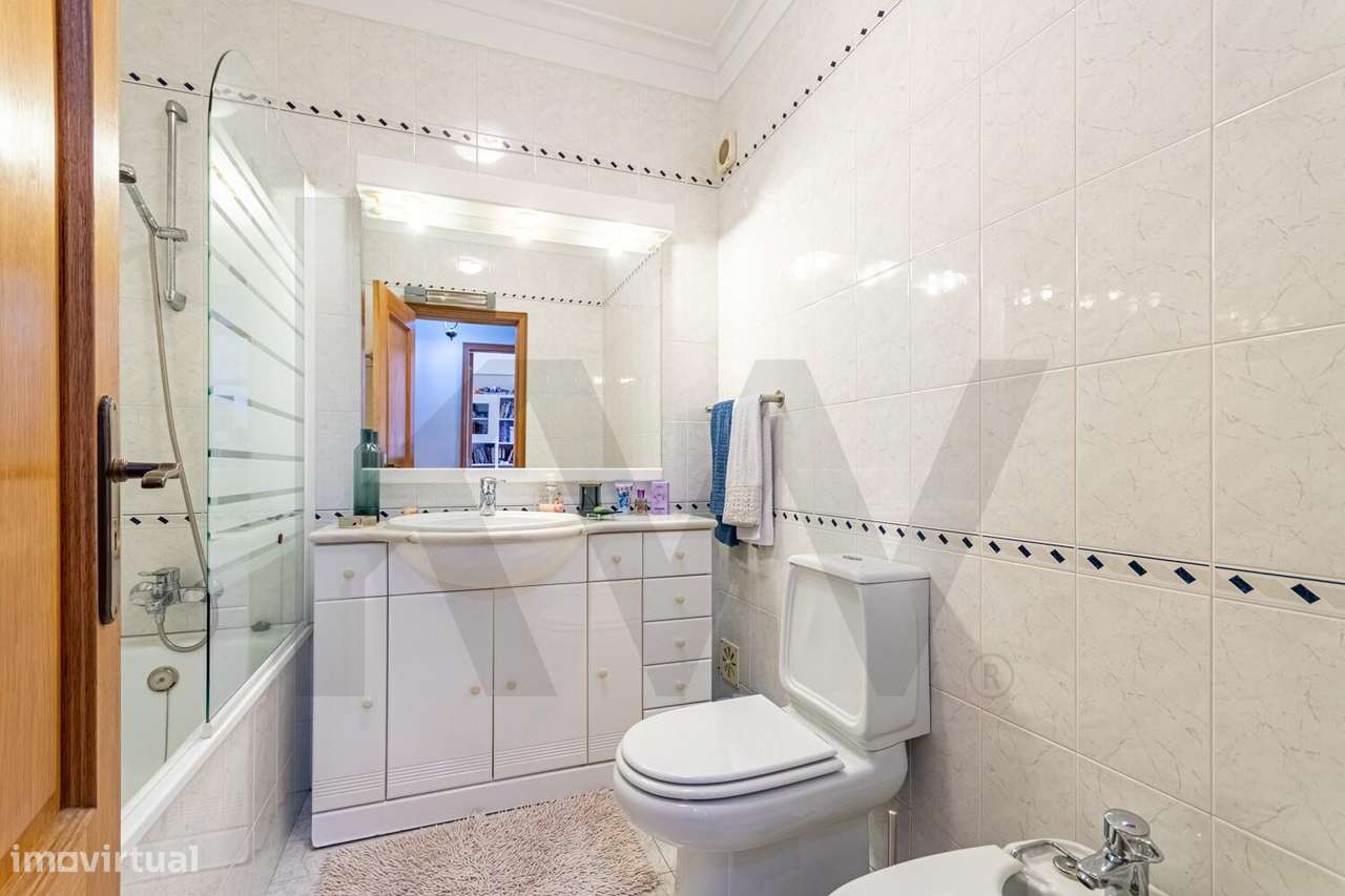 EXCELENTE T3 | PARCIALMENTE RENOVADO | QUINTA GRANDE - Av. dos Moinhos-12