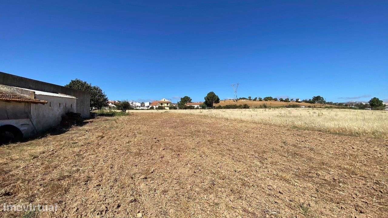 Lote de terreno com 53.162,5m2, localizado a 3Km do Nó do Carregado-13