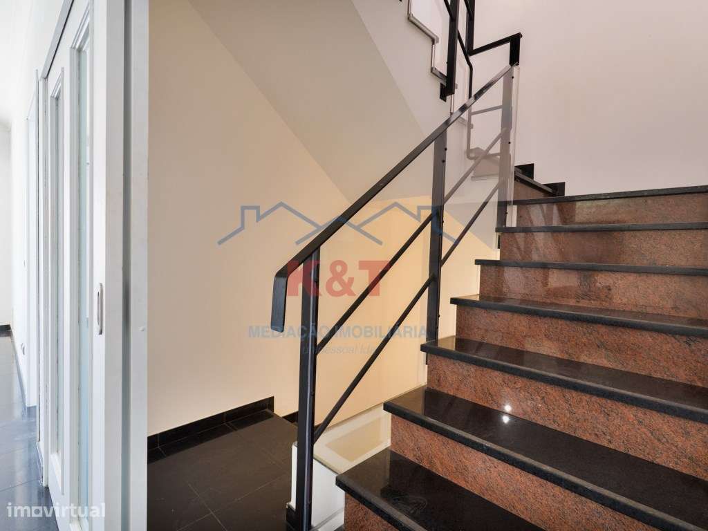 Moradia T3+1 Bemposta-13