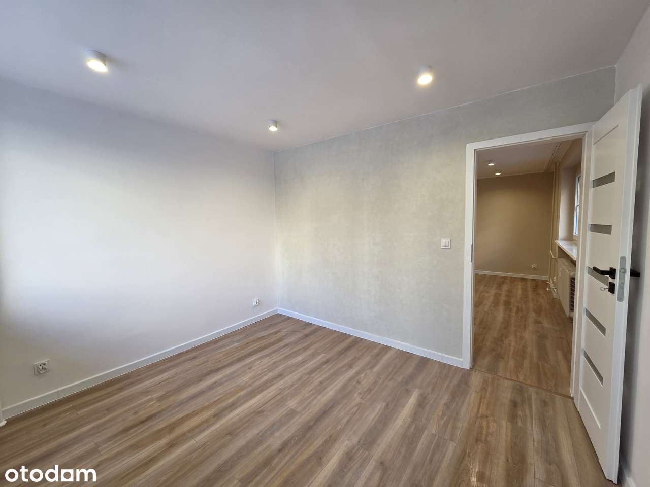 3-pokojowe na os. Tysiąclecia! Dużo zieleni! Po remoncie!-9