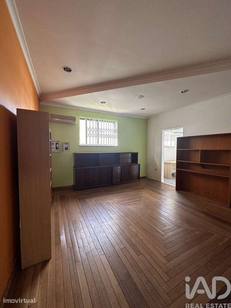 Loja / Estabelecimento Comercial em Peso da Régua e Godim de 71,00 m2 - Grande imagem: 2/19