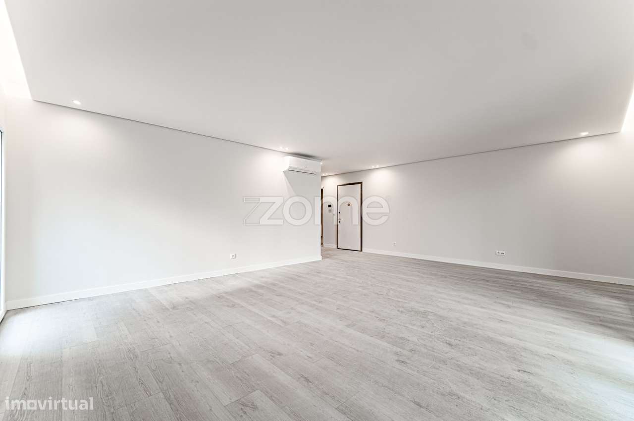 FABULOSO T2 COM TERRAÇO DE 127m, VARANDA E GARAGEM PARA 2 CARROS-3